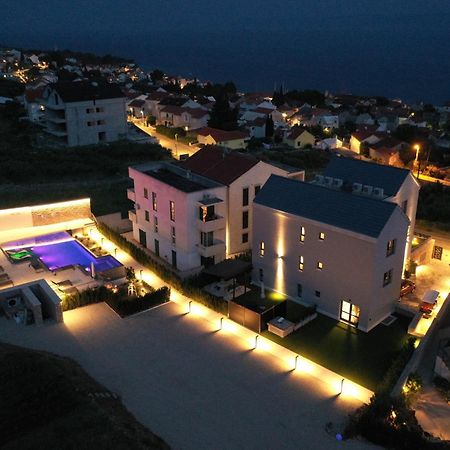 Grey House Daire Bol Dış mekan fotoğraf